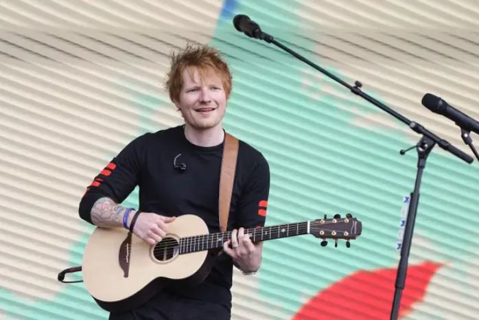 Ed Sheeran durante un concierto