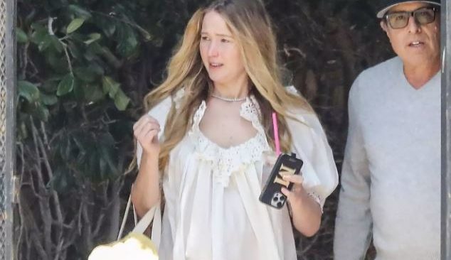 Jennifer Lawrence luciendo un vestido babydoll